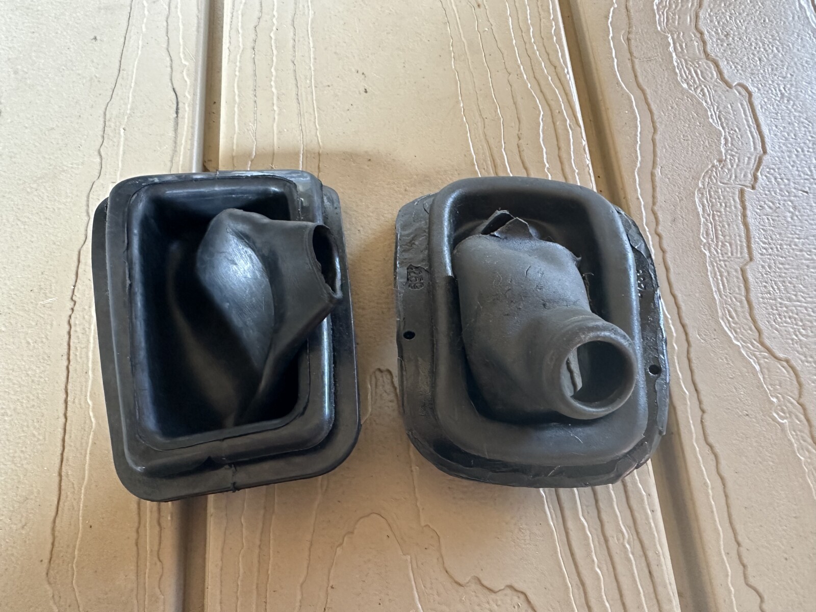 1997年 シボレー タホ シフトブーツ交換！ BodyWorks Ritz（ボディワークスリッツ）アメ車を中心とした中古車販売、修理